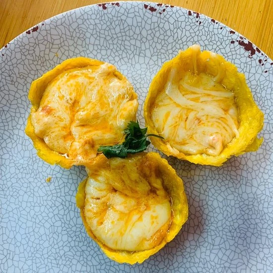 Tostones rellenos queso's foto | Boca Bahia Restaurant |  BizneCubano